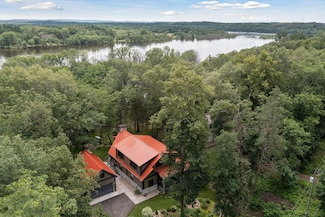 S1590 Indian Trail Pkwy, Baraboo, WI 53913