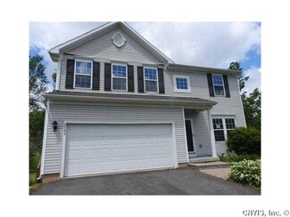 3195 Greenleafe Dr, Phoenix, NY 13135