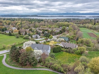 1 Deerfield Rd, South Burlington, VT 05403