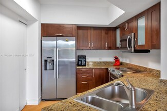 19900 E Country Club Dr Unit 716, Aventura, FL 33180