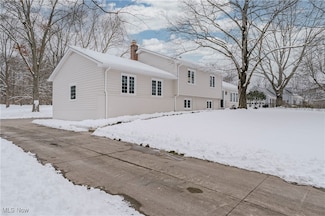 3076 Lander Rd, Cleveland, OH 44124