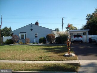 105 Crabtree Dr, Levittown, PA 19055