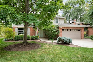 1211 Norman Ln, Deerfield, IL 60015