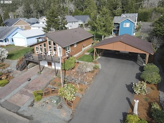 126 N Ocean Ave, Rockaway Beach, OR 97136