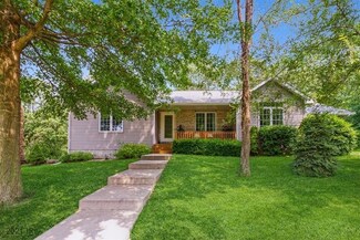 3002 W Larson St, Knoxville, IA 50138