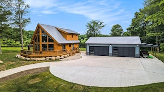 12349 N Sherman Lake Dr, Augusta, MI 49012