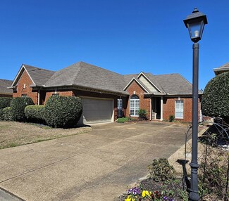 344 Fountain Lake Dr, Memphis, TN 38120