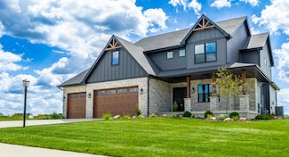 7423 Macedon St, Winfield, IN 46307