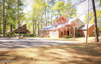 557 Edgewood Cir, Whiteville, NC 28472