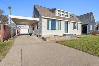 616 E Sarnia St, Winona, MN 55987