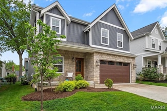 11918 Crystal Dr, Saint Louis, MO 63131