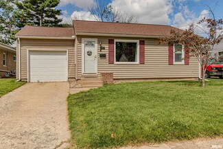 1417 N 12th St, Pekin, IL 61554