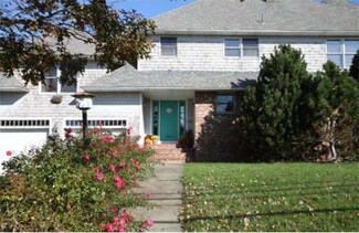 565 Sconticut Neck Rd, Fairhaven, MA 02719