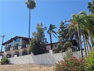 29493 Longhorn Dr, Canyon Lake, CA 92587