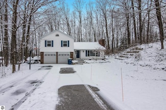 4537 Summit View Dr, Traverse City, MI 49684