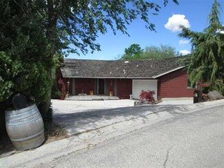 2105 W Hillway Dr, Boise, ID 83702