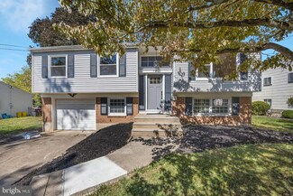230 Hollyoke Rd, Somerdale, NJ 08083