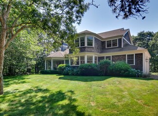 226 Pond Rd, Vineyard Haven, MA 02568