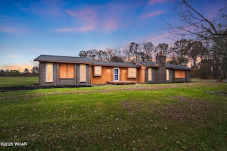 108 Highland Lakes Dr, Lima, OH 45801