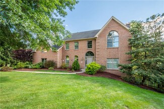 213 W Edgewood Dr, Canonsburg, PA 15317