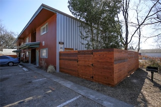 804 N Locust St, Denton, TX 76201