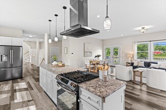 786 S Mammoth Rd, Manchester, NH 03109