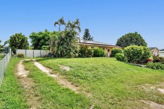 5225 19th Ave SW, Naples, FL 34116