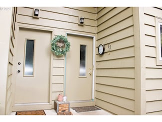 82 Cervantes Cir Unit 10D, Lake Oswego, OR 97035