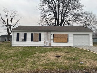 708 Saint Norbert Dr, East Saint Louis, IL 62206