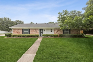 2140 Barbell Ln, Fort Worth, TX 76111
