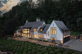 171 Campbell Rd, Far Hills, NJ 07931