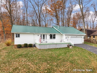 6832 Paradise Park, Saranac, MI 48881