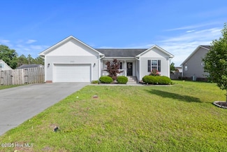 301 Pine Ridge Ln, Holly Ridge, NC 28445