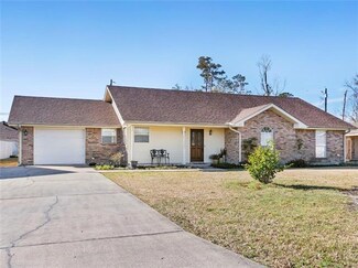 42 Pinewood Dr, Sulphur, LA 70663