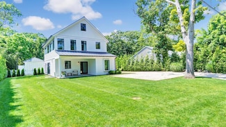 37 Wakeman Rd, Hampton Bays, NY 11946