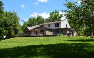 201 Three Sisters Dr, Pawlet, VT 05761