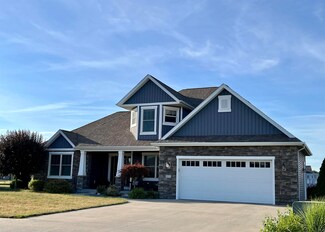 1972 Country Cir N, Nappanee, IN 46550