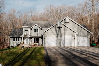 12777 S Woodhaven Ln, Traverse City, MI 49684