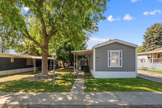 3110 E Chattaroy Rd Unit 20, Chattaroy, WA 99003