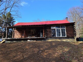 392 Stuber Rd, New Brighton, PA 15066