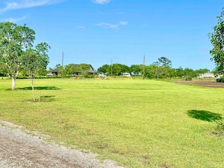 +/- 1.55 Acres Copeland Rd, Winnie, TX 77665