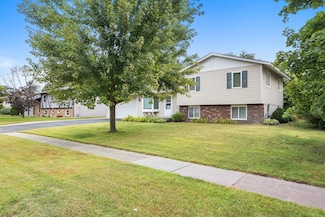 16546 Foliage Ave W, Rosemount, MN 55068