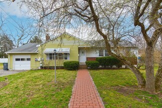 21 S Gate St, Dedham, MA 02026