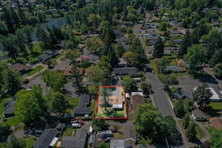 1309 SE Rogue Dr, Grants Pass, OR 97526