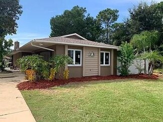 9 Colleen Ct, Palm Coast, FL 32137