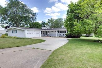 714 E South St, Knoxville, IA 50138