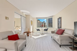 1314 Kalakaua Ave Unit 1407, Honolulu, HI 96826