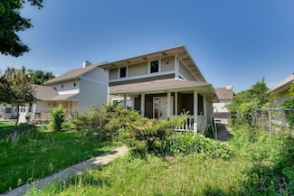81 Sycamore St W, Saint Paul, MN 55117
