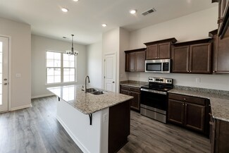 125 Spring Valley Dr, Oakland, TN 38060