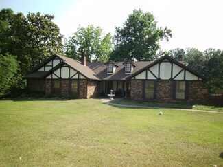 1301 Springhill Rd, Laurel, MS 39443